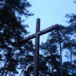 krzyż z napisem "aby życie mieli" Katastrofa w Otłoczynie